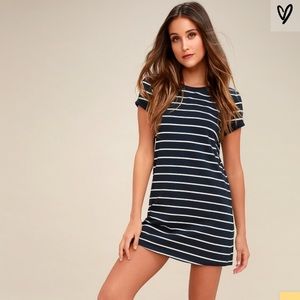 Loose fitting dress from lulus. Never worn.